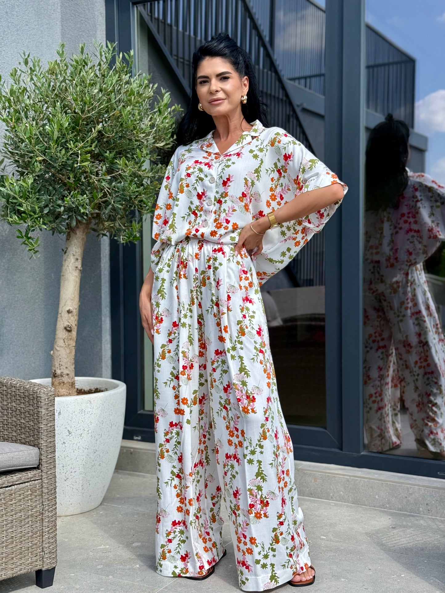 Costum Flower - White