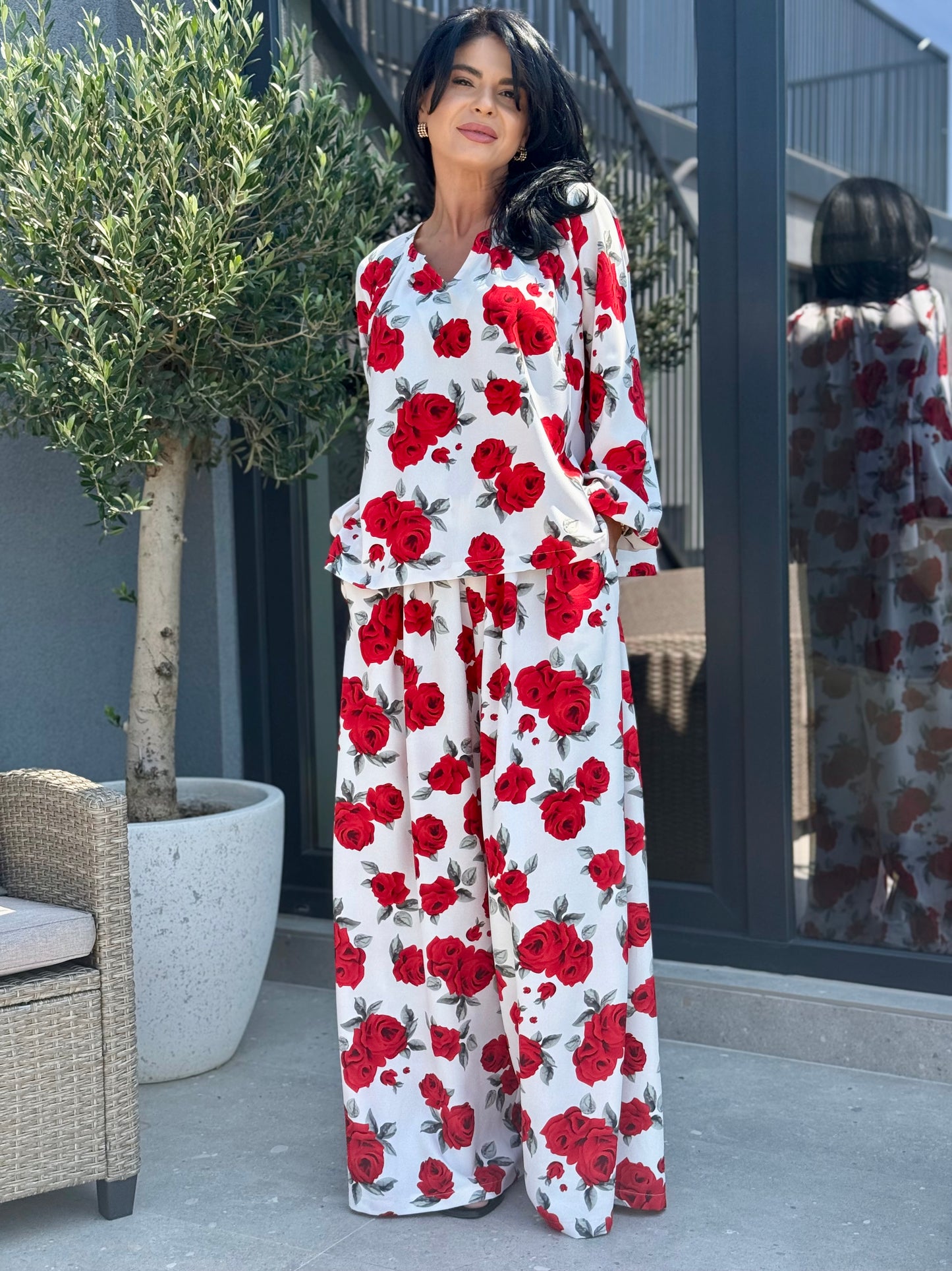 Costum Gianna - Red Roses