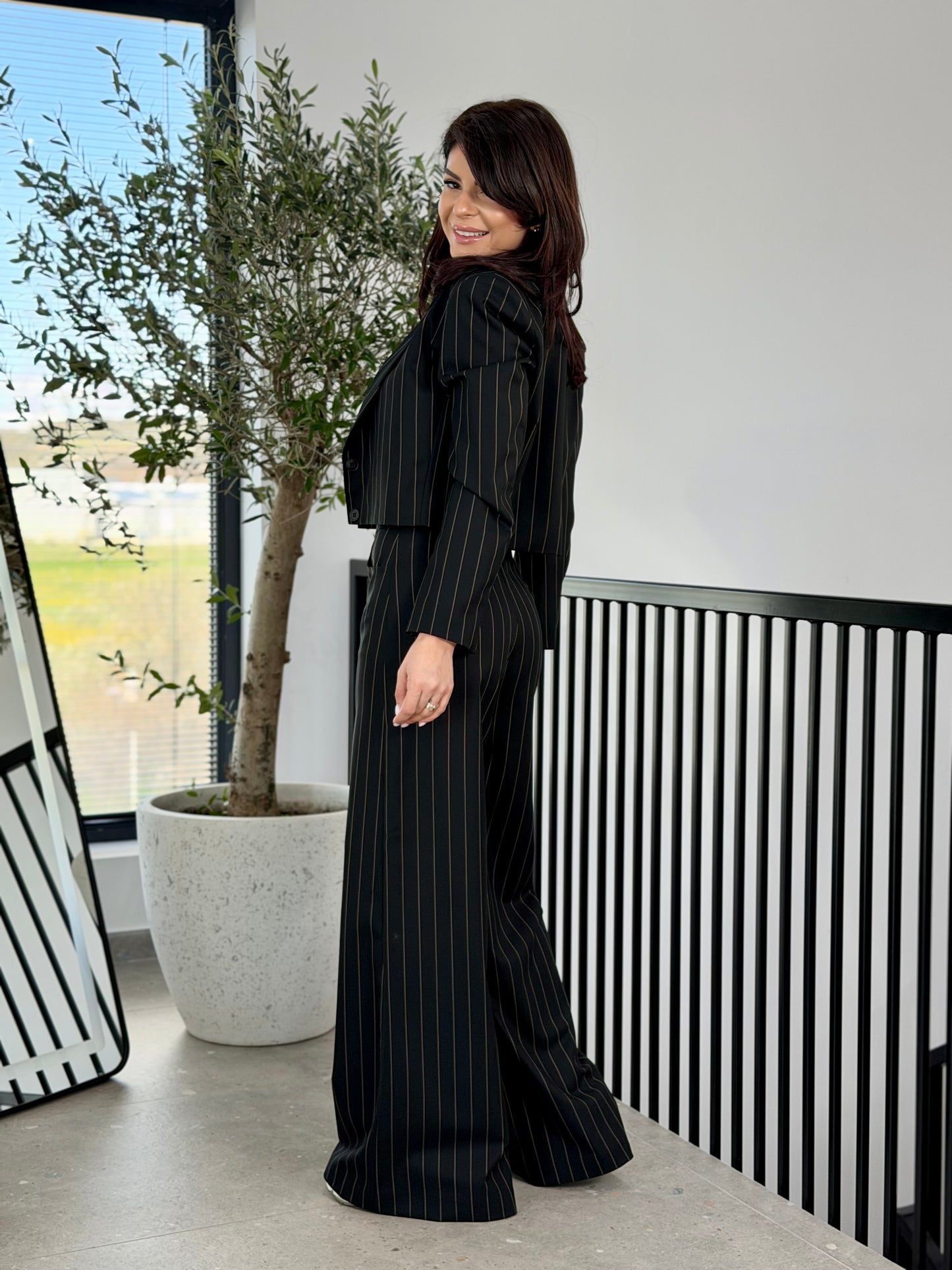 Costum Charlee  - Black Prinstripes