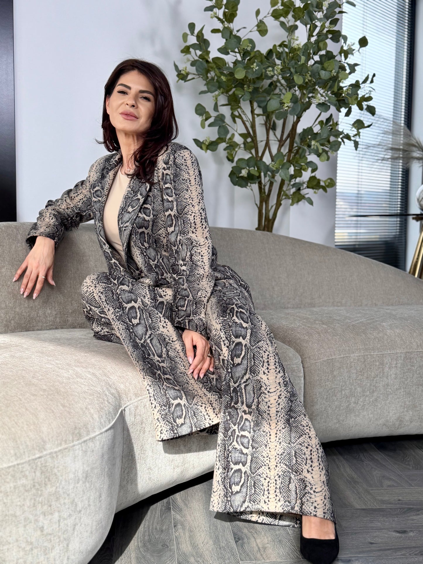 Costum Elizabeth Print - Gray Snake