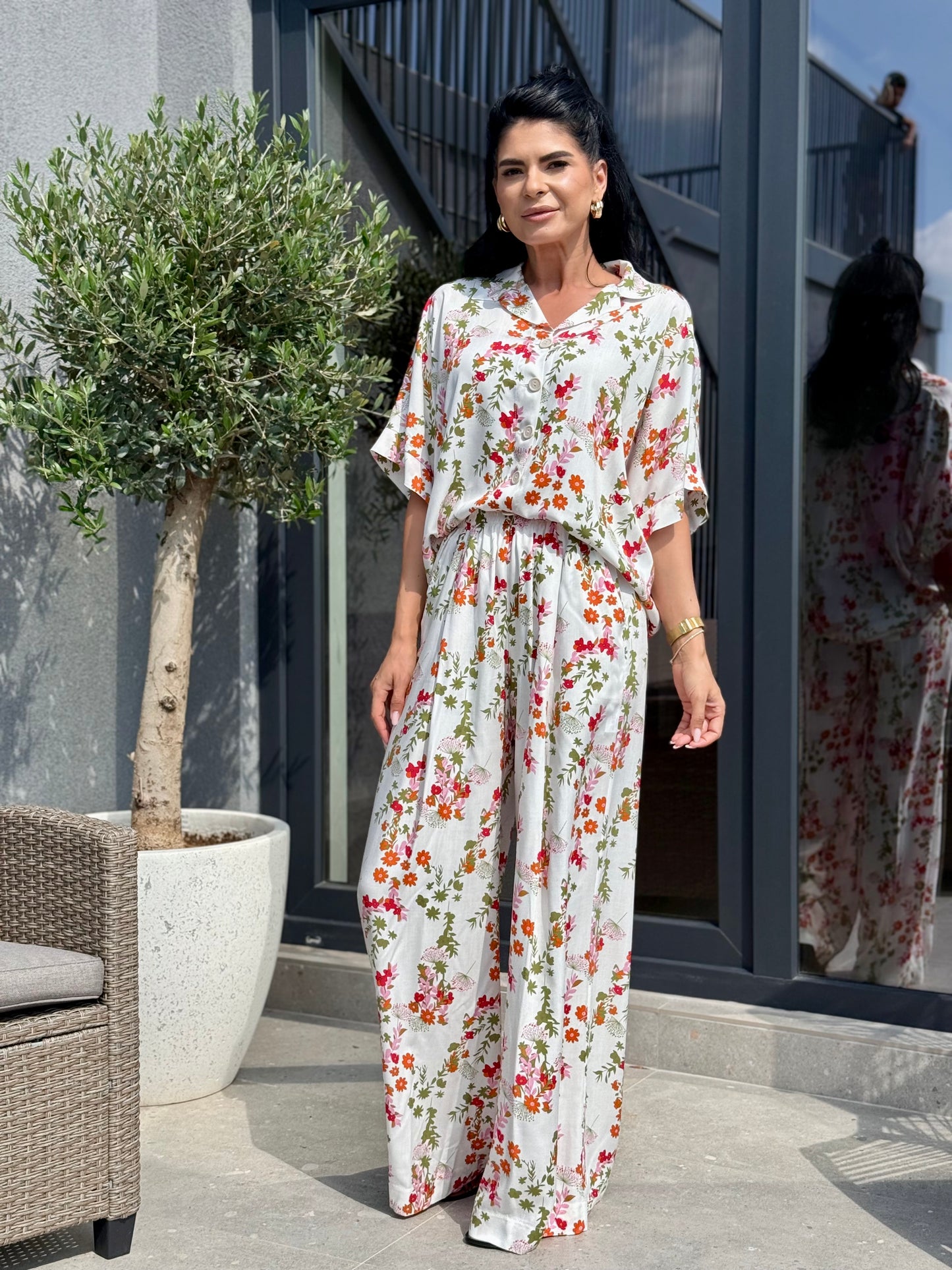 Costum Flower - White