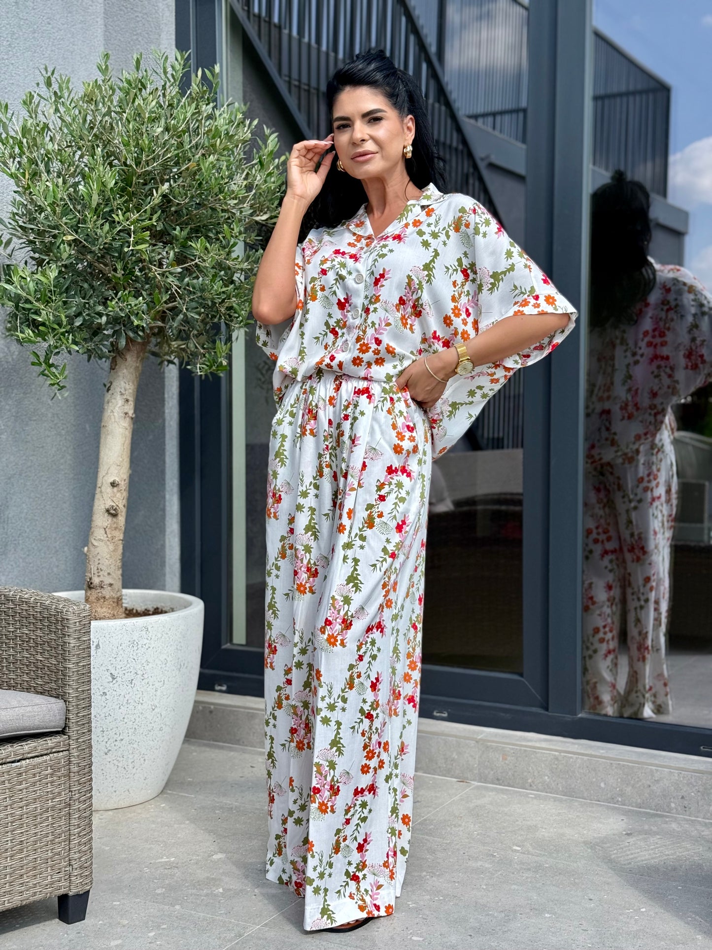 Costum Flower - White