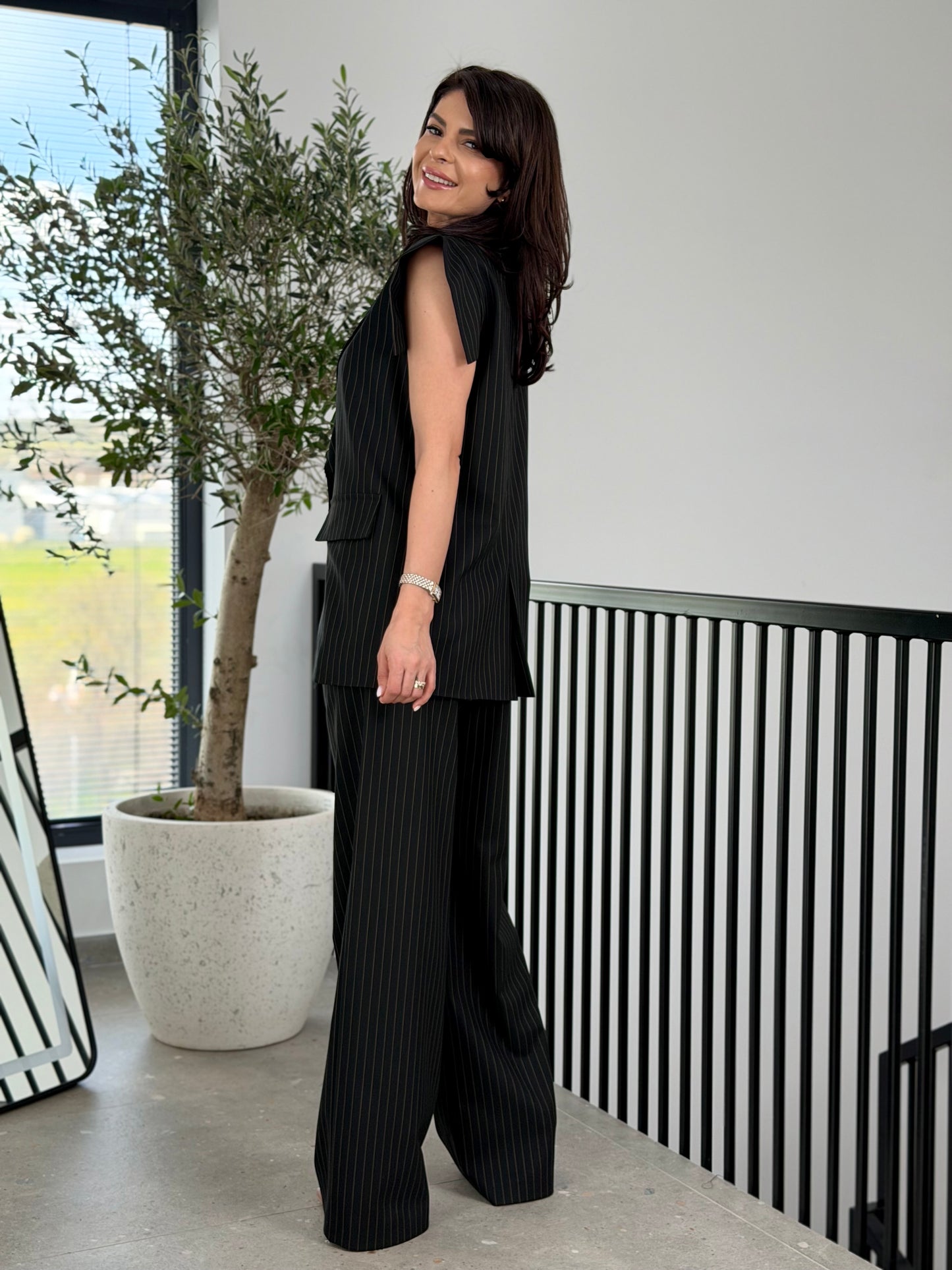 Costum Sunsset - Black Pinstripes