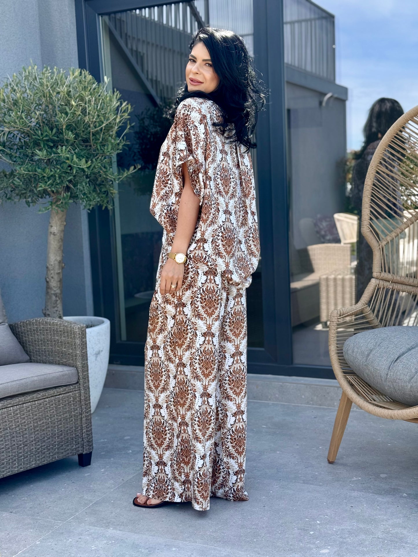 Costum Flora - Brown Print