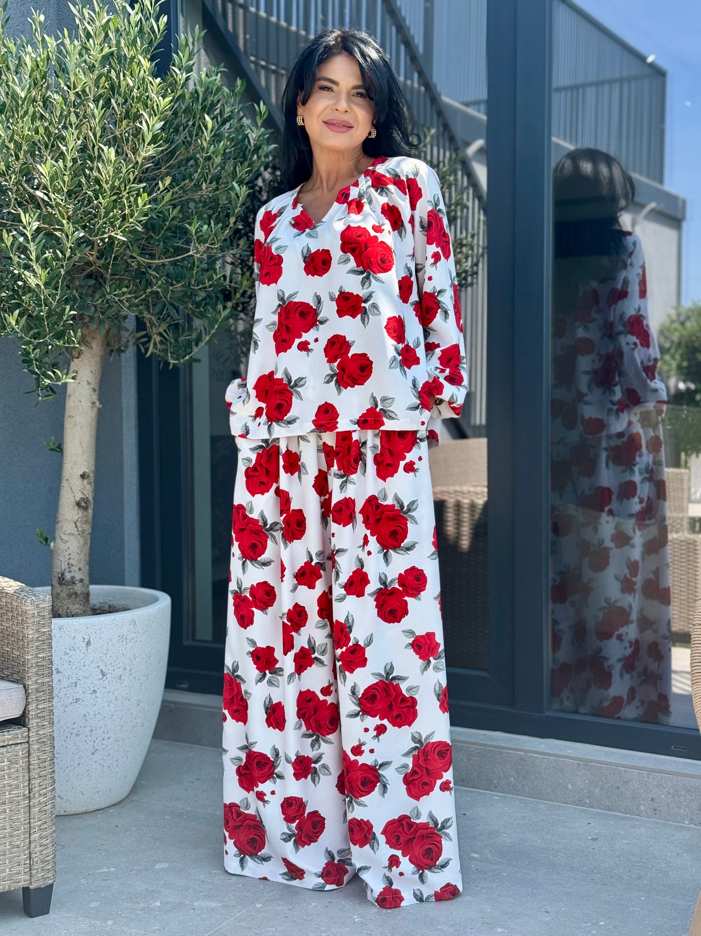 Costum Gianna - Red Roses