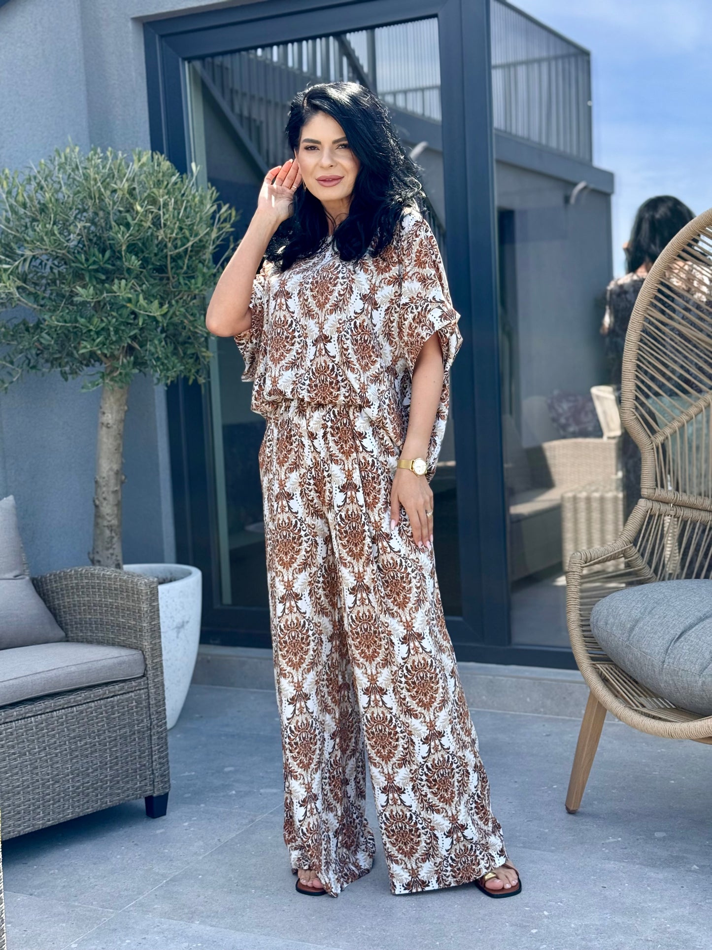 Costum Flora - Brown Print