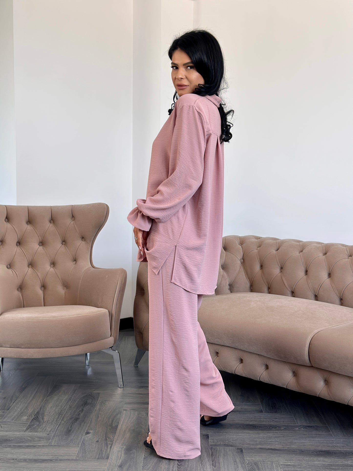 Costum Georgia - Roz Pudra