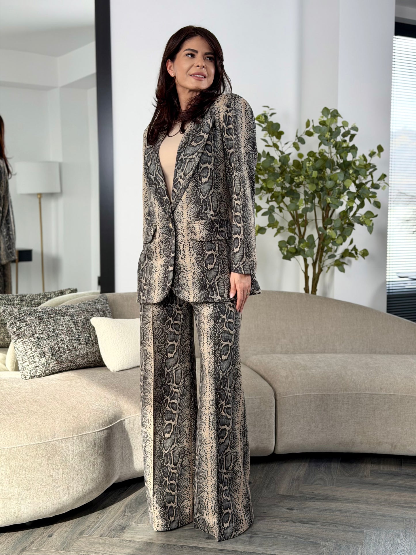 Costum Elizabeth Print - Gray Snake