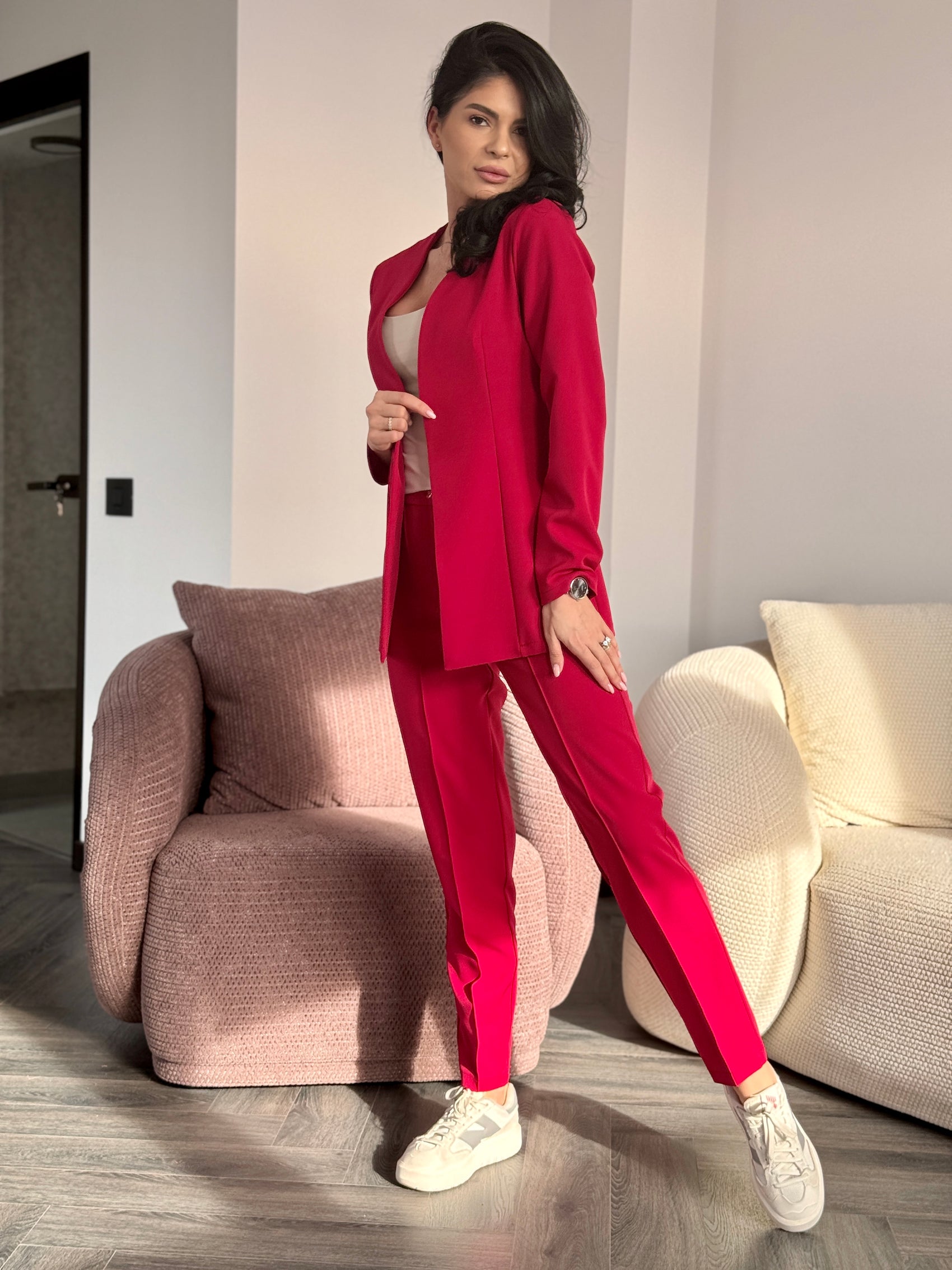 Costum Yvona - Rosu