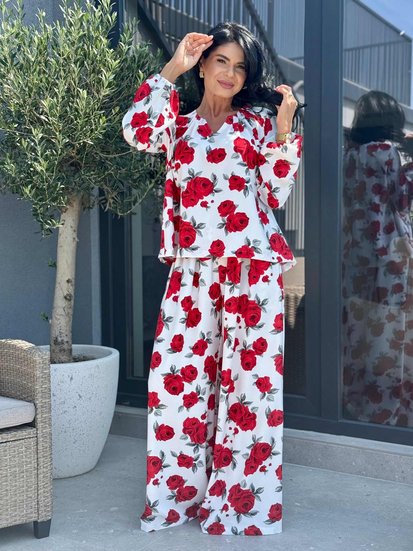 Costum Gianna - Red Roses