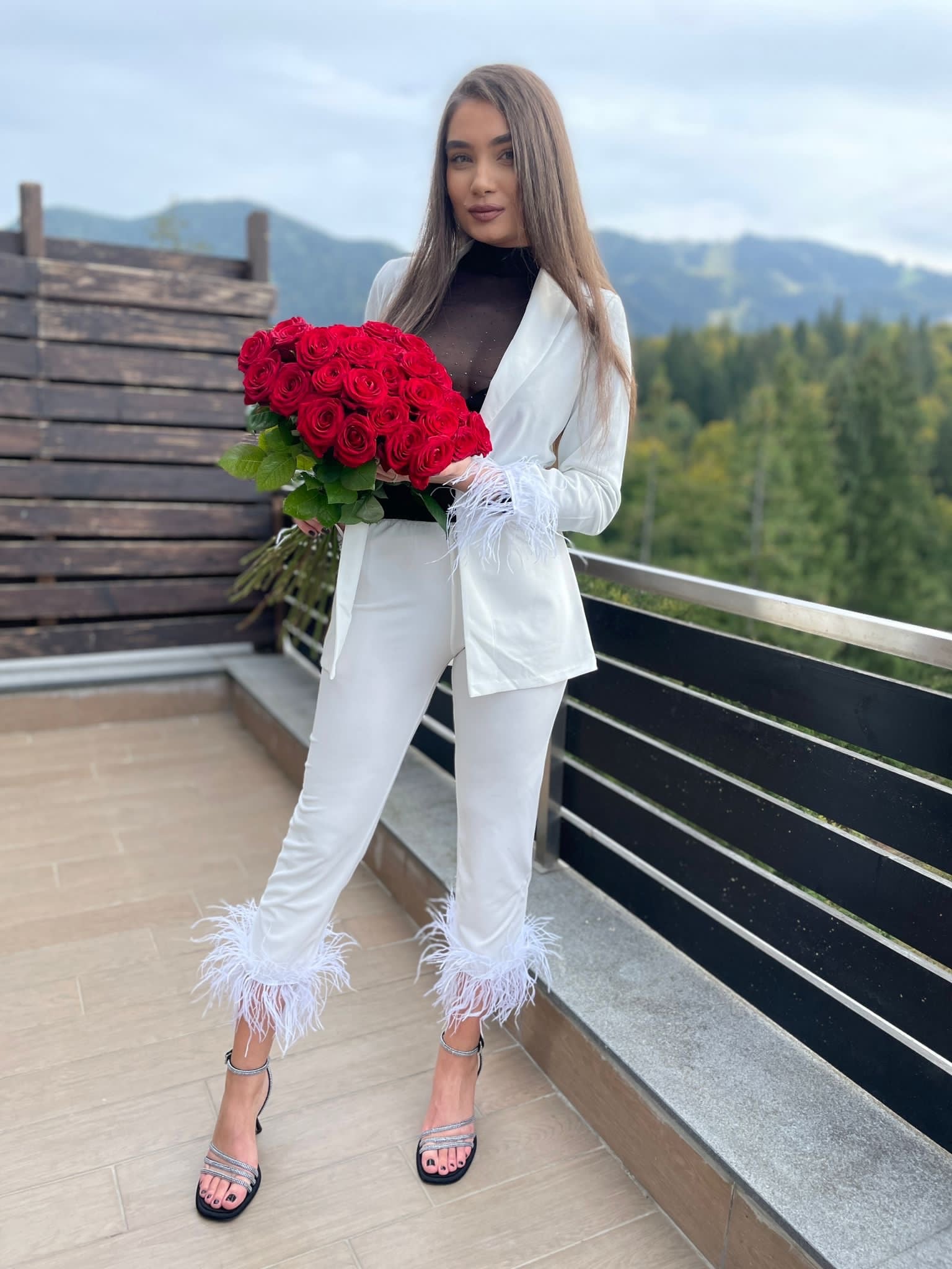 Costum Gabriella - Alb
