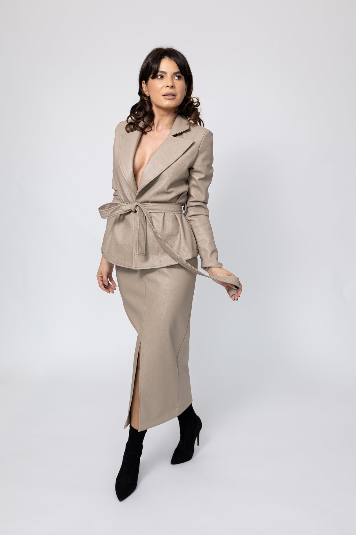 Costum Ruth - Sand