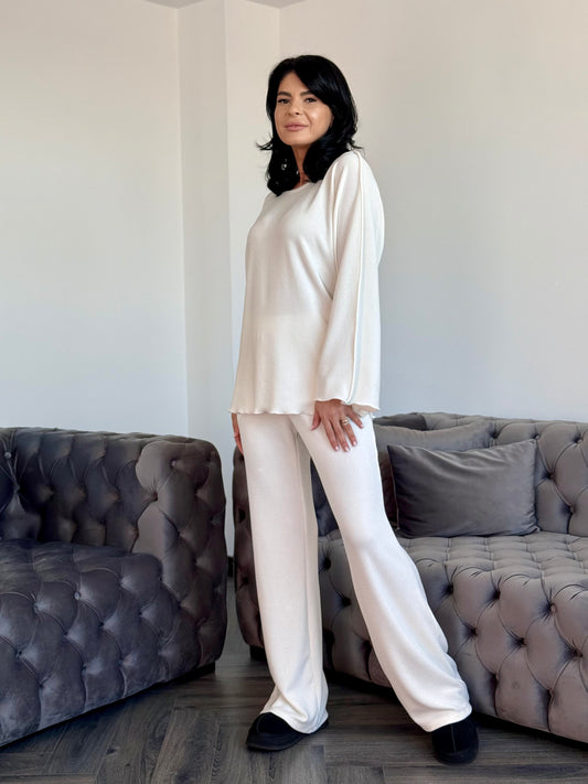 Costum Yulia - Alb